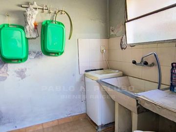 VENTA CASA 4 AMBIENTES. CASTELAR, MORÓN. ZONA OESTE. BUENOS AIRES