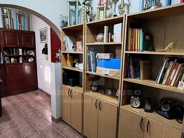 VENTA CASA 4 AMBIENTES. CASTELAR, MORÓN. ZONA OESTE. BUENOS AIRES