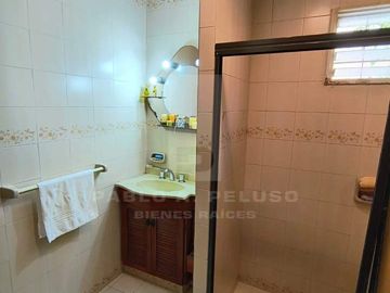 VENTA CASA 4 AMBIENTES. CASTELAR, MORÓN. ZONA OESTE. BUENOS AIRES