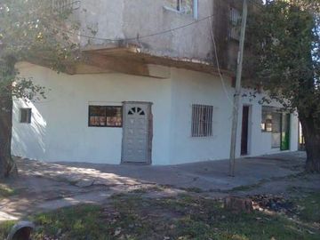 CASA Y 4 DEPARTAMENTOS. LIBERTAD, MERLO. ZONA OESTE. BUENOS AIRES