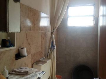 CASA Y 4 DEPARTAMENTOS. LIBERTAD, MERLO. ZONA OESTE. BUENOS AIRES
