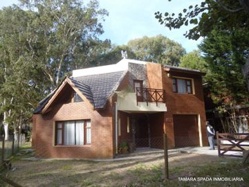 CASA EN SANTA TERESITA SOBRE EL MONTE