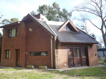 CASA EN SANTA TERESITA SOBRE EL MONTE