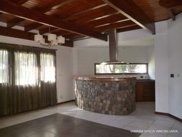 CASA EN SANTA TERESITA SOBRE EL MONTE