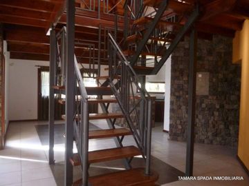 CASA EN SANTA TERESITA SOBRE EL MONTE