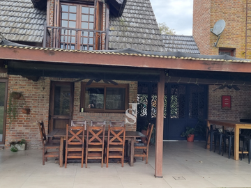 CASA EN VENTA en Country Las Praderas de Lujan