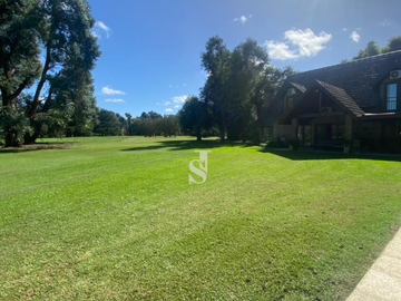 CASA EN VENTA en Country Las Praderas de Lujan