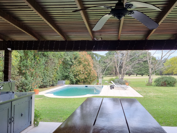 CASA EN VENTA en Country Las Praderas de Lujan