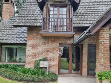 CASA EN VENTA en Country Las Praderas de Lujan