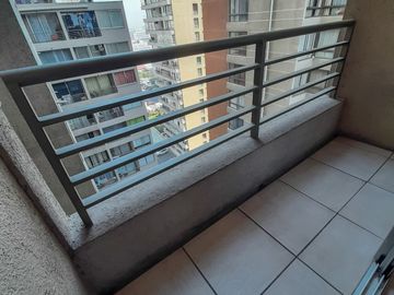Comodo Departamento Estilo Mariposa, Lord Cochrane, Santiago