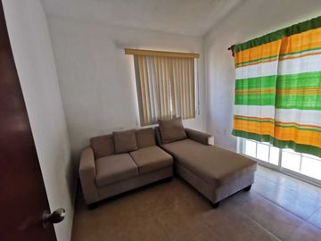 Casa en Residencial La Campiña. Totalmente remodelada.