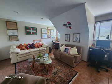 Se Vende 2,7 hectáreas, con Bella Casa y plantación de Palto