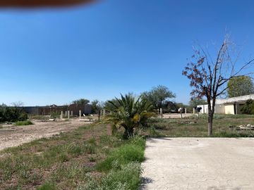 QUINTA CAMESTRE EN VENTA ENCOL. RESIDENCIAL LOS NOGALES 1 TORREÓN, COAH.