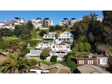 Terreno con con casa frente a la Playa Maitencillo