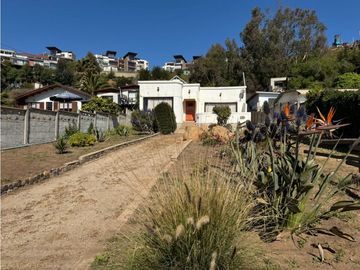 Terreno con con casa frente a la Playa Maitencillo