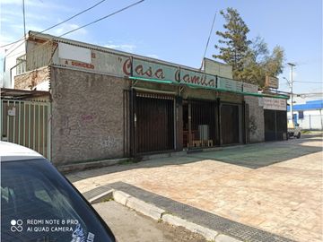 Local comercial, ubicación esquina con estacionamientos
