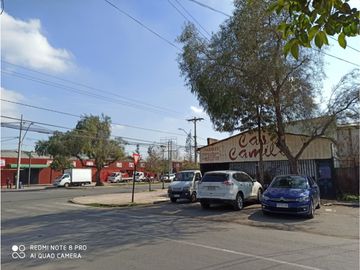 Local comercial, ubicación esquina con estacionamientos