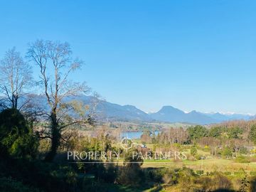 Casa con vista y acceso al Lago Ranco