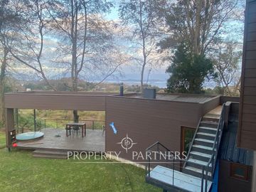 Casa con vista y acceso al Lago Ranco