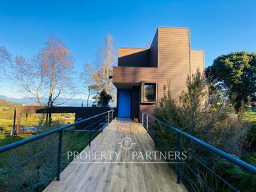 Casa con vista y acceso al Lago Ranco