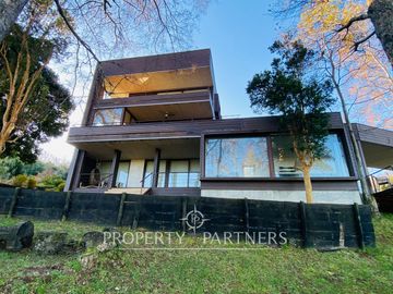 Casa con vista y acceso al Lago Ranco