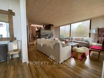 Casa con vista y acceso al Lago Ranco