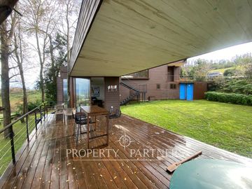 Casa con vista y acceso al Lago Ranco
