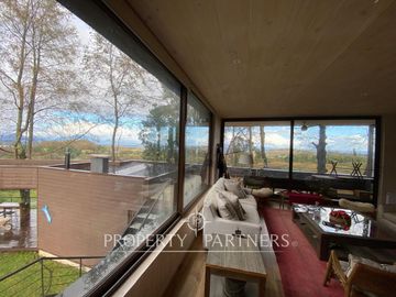 Casa con vista y acceso al Lago Ranco