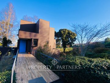Casa con vista y acceso al Lago Ranco