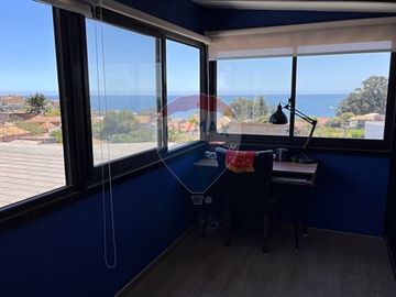 Casa de 5D+4B+2E Con Vista al Mar