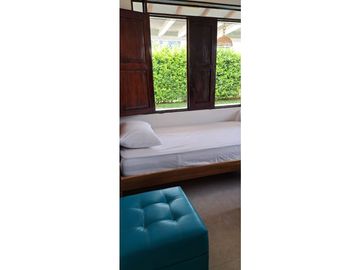 CHALET EN PUEBLO TAPAO