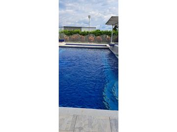 CHALET EN PUEBLO TAPAO