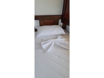 CHALET EN PUEBLO TAPAO