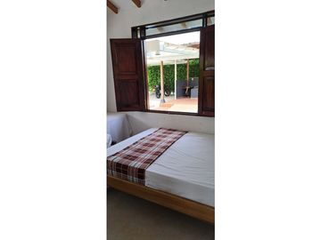 CHALET EN PUEBLO TAPAO