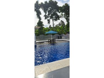 CHALET EN PUEBLO TAPAO