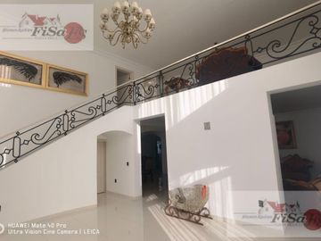 HERMOSA CASA EN VENTA Y/O RENTA
