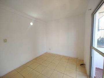 Departamento de 1 dormitorio en venta en el centro de Rosario. Mitre 1400.  Frente con Balcón