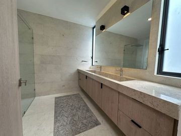 Residencia en Venta en La Espiga - ¡Diseño de Autor y Lujo!