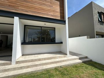 Residencia en Venta en La Espiga - ¡Diseño de Autor y Lujo!