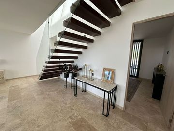 Residencia en Venta en La Espiga - ¡Diseño de Autor y Lujo!