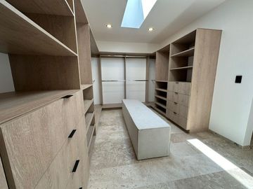 Residencia en Venta en La Espiga - ¡Diseño de Autor y Lujo!