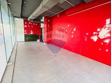 Excelente local comercial con la mejor ubicacion