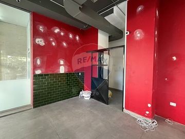 Excelente local comercial con la mejor ubicacion