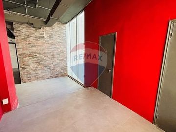 Excelente local comercial con la mejor ubicacion