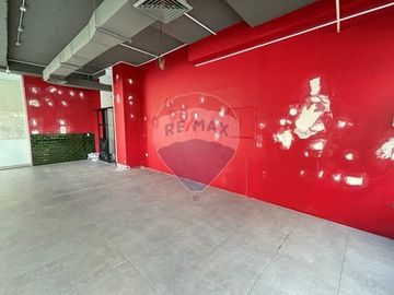 Excelente local comercial con la mejor ubicacion