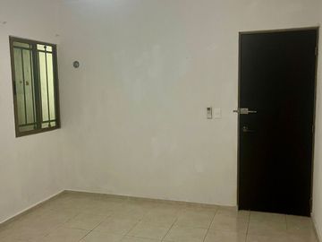 Casa de una planta en venta en Mérida, en Las Américas, 2 rec y piscina