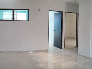 Casa de una planta en venta en Mérida, en Las Américas, 2 rec y piscina
