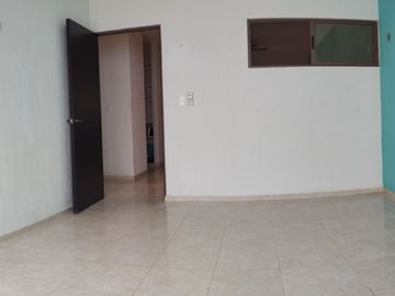 Casa de una planta en venta en Mérida, en Las Américas, 2 rec y piscina
