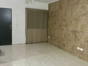 Casa de una planta en venta en Mérida, en Las Américas, 2 rec y piscina