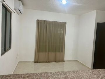 Casa de una planta en venta en Mérida, en Las Américas, 2 rec y piscina